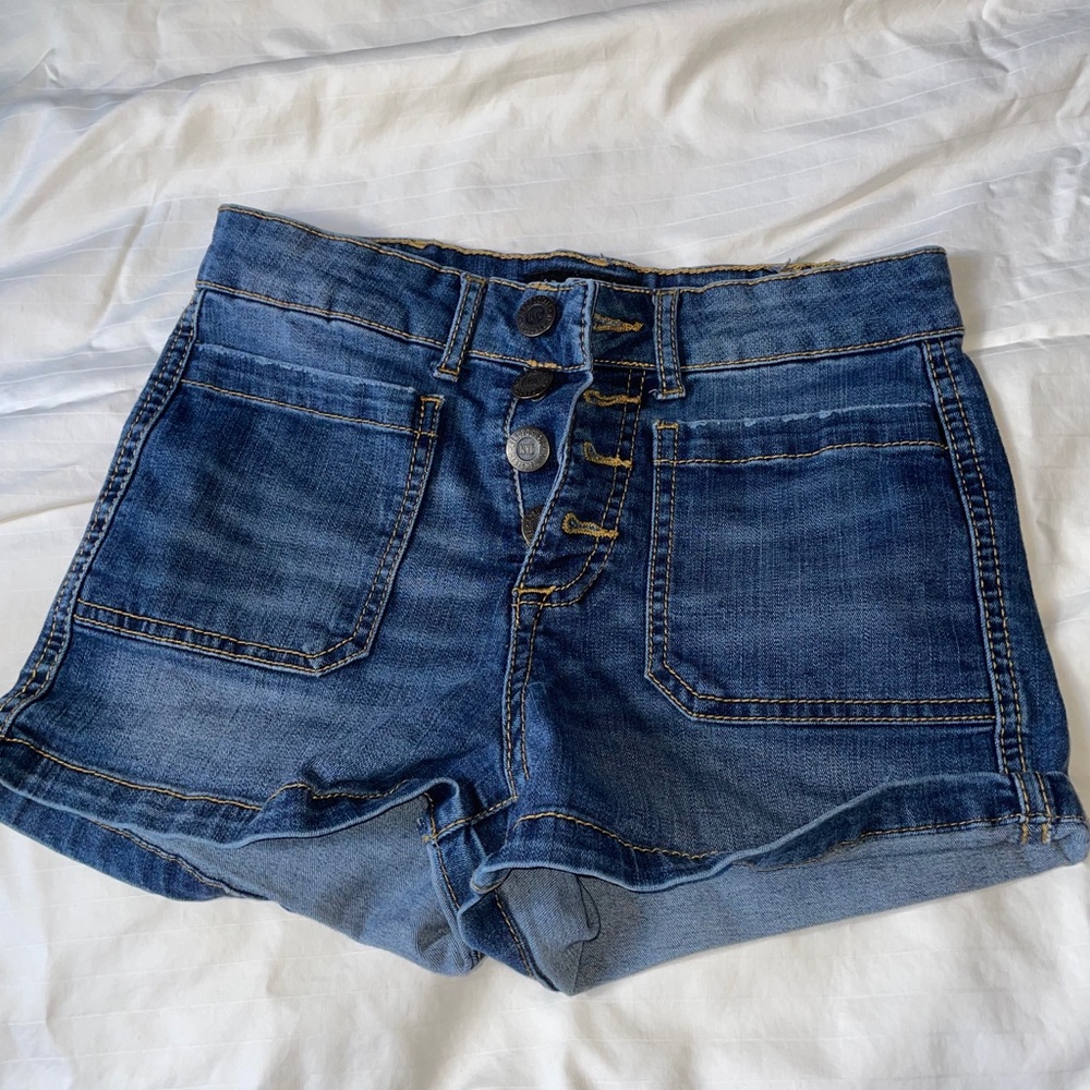 Aeropostale high waisted Button up Jean shorts